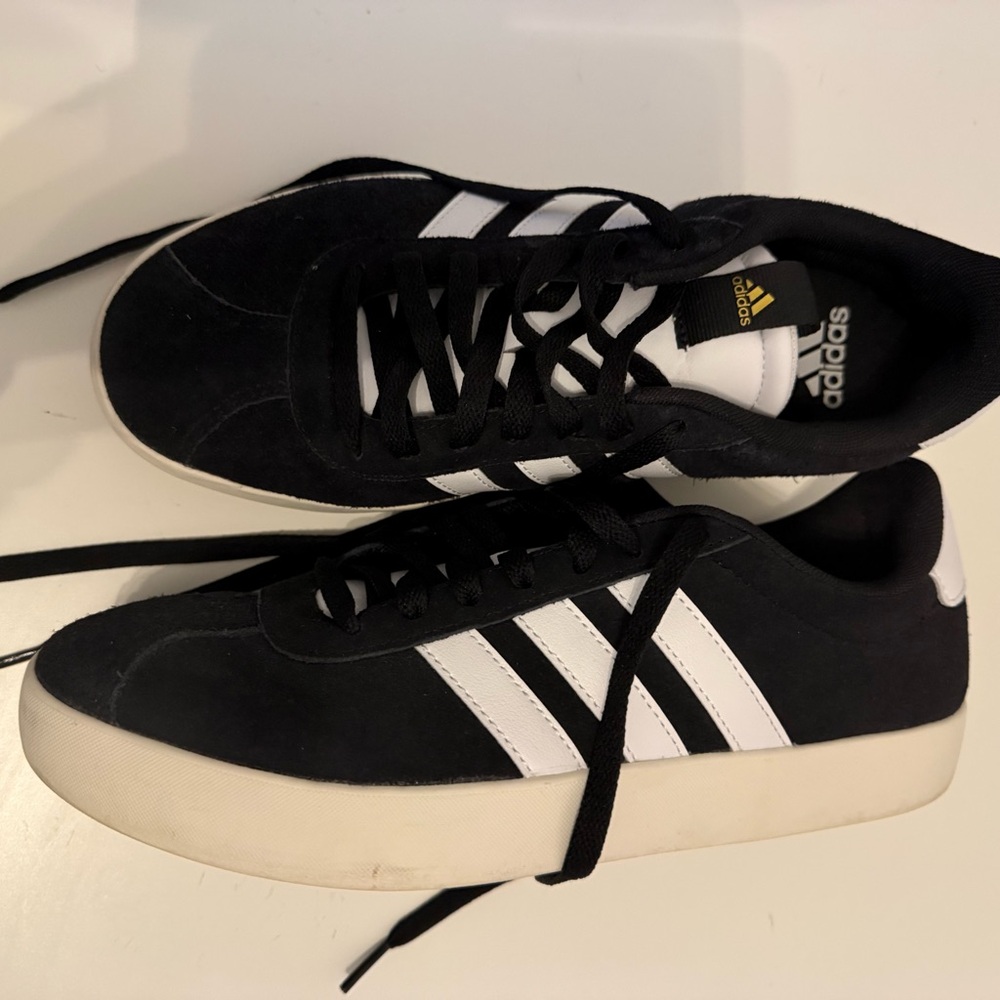 Adidas womens Black & White Casual Sneakers sz 9